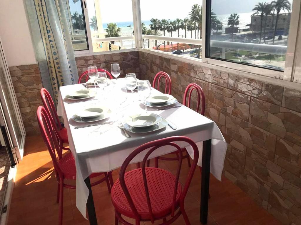 Costamar, Primera Linea De Playa, 3 Dormitorios, 2 Banos, Vistas Al Mar, Internet Wifi Y Garaje, Ideal Parejas Y Familias Benalmadena Luaran gambar